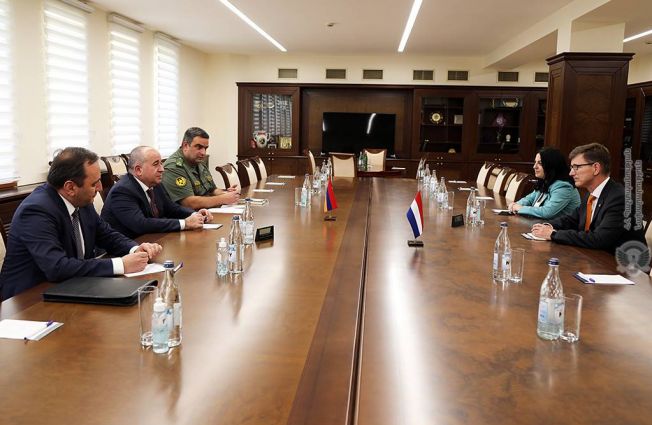 Meeting between the Minister of Defense of Armenia and the Ambassador of the Netherlands to Armenia